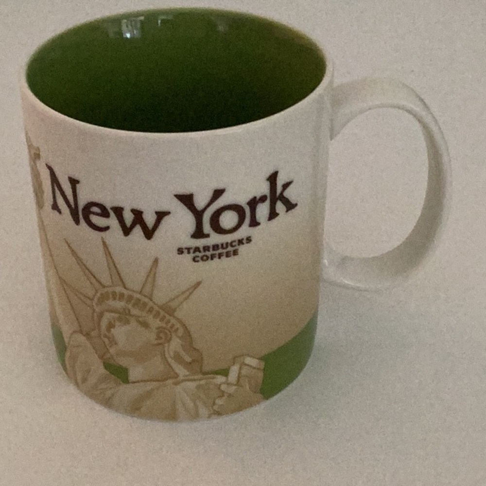 ☕️ STARBUCKS New York mug.
